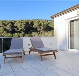 6 Bedroom Beachfront Villa with Heated Pool near Vela Luka on Korcula Island, Sleep 12